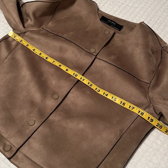 ZARA Faux Suede Button Snap Down Round Neckline Crop Jacket Size Small - Picture 13 of 15